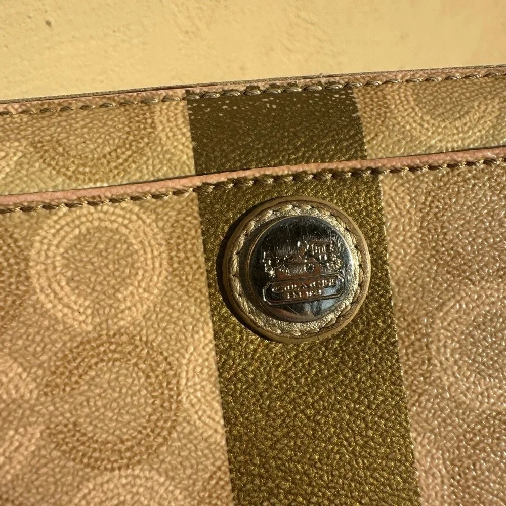 Coach Optic C’s Tan and Gold Wallet - Picture 2 of 7